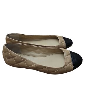 Ann Taylor Quilted Tan and Patent Leather Black Flats Sz 8.5 SH315